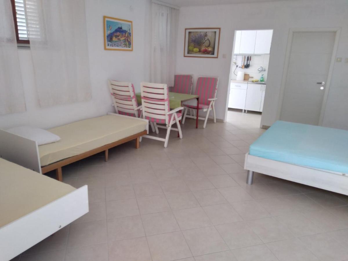 Apartment Perla - 150M From The Sea Novi Vinodolski Esterno foto